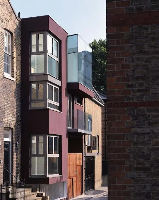 Chic Apt Sleeps Up To 4 Guests In Heart Of London Bridge