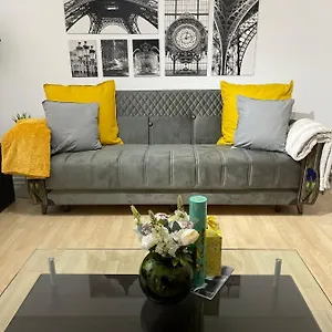 Newsuites Apartment