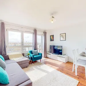 Near To Tower Bridge With Free Parking & View Of The Shard Apartment