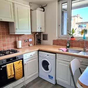 Large Duplex In Bermondsey Apartment