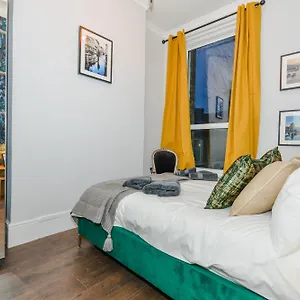 Cosy 1 Bedroom For Small Families Londres