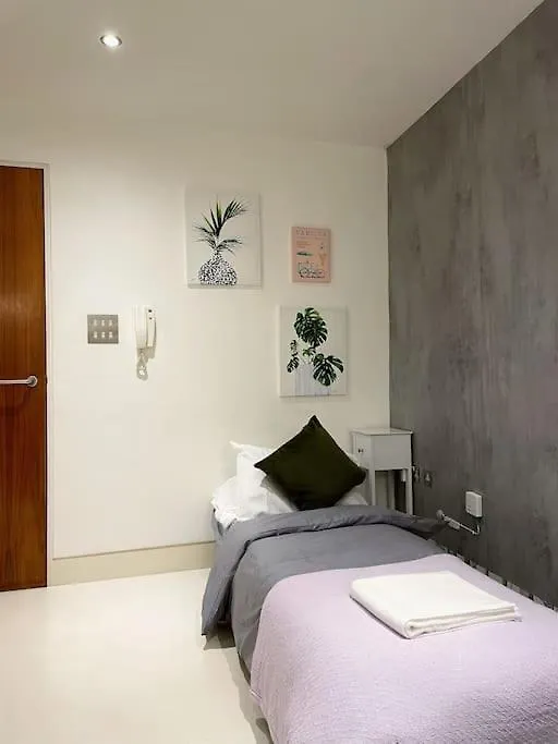 Apartment Chic Apt Sleeps Up To 4 Guests In Heart Of London Bridge